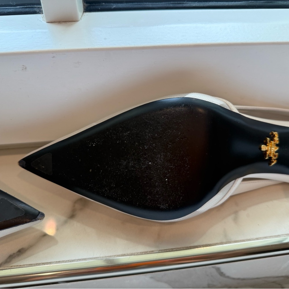 Prada Women's White Pointed-Toe Heels - Picture 4 of 8